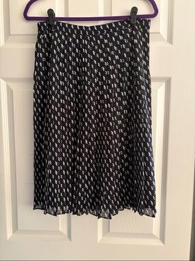 Pleated Ann Taylor Navy and White Patterned Women's Skirt